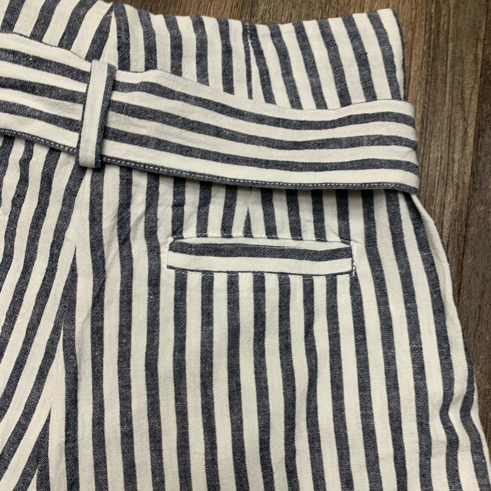 Olivaceous cute striped linen paper bag shorts - Picture 7 of 8